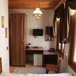 Szálloda Tom Square Boutique 3*