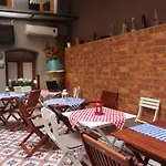 Tom Square Boutique Szálloda