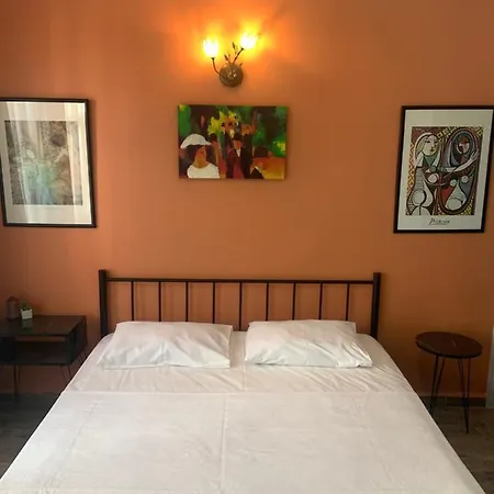 Hotell Tom Square Boutique 2*