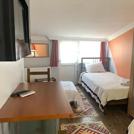 Hotell Tom Square Boutique 2*