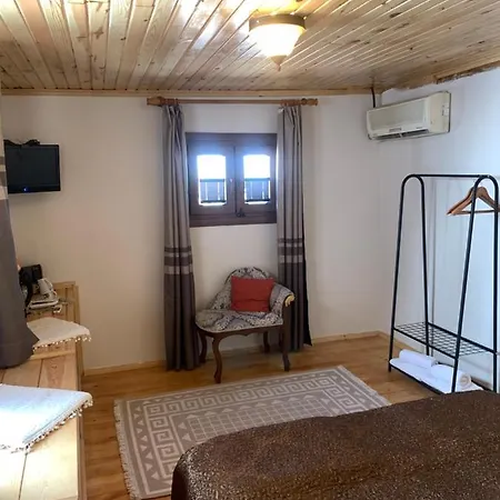 Tom Square Boutique Hotell