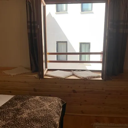 Tom Square Boutique Hotell 2*