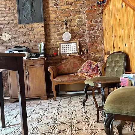 מלון Tom Square Boutique 3*