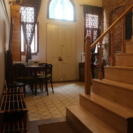 מלון Tom Square Boutique