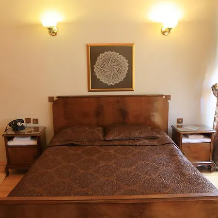 Tom Square Boutique 3*