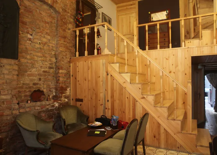 Tom Square Boutique Hotell