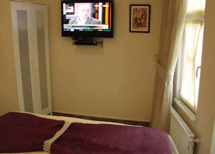 Tom Square Boutique Hotell