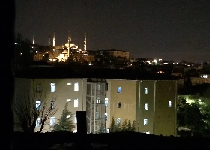 Hotell Tom Square Boutique