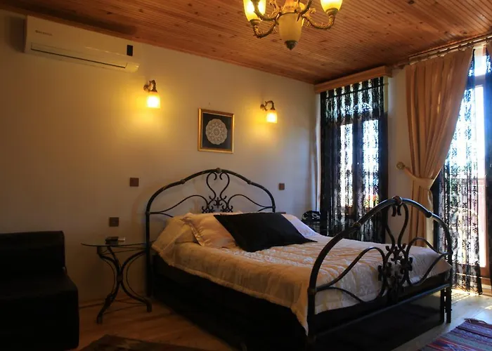 Tom Square Boutique 3*