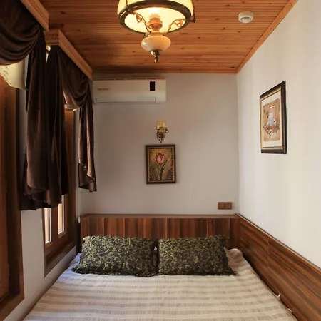 Tom Square Boutique 3*